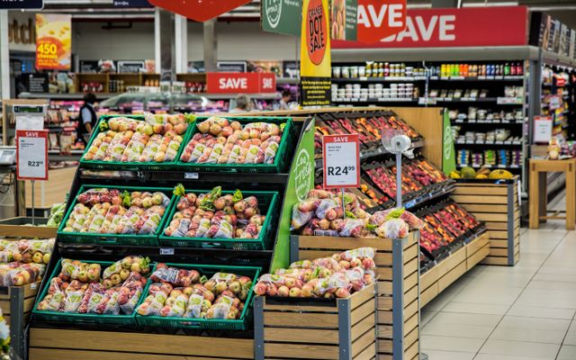 Retail & E-Commerce